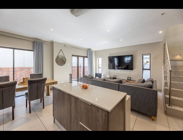 3 BEDROOM HOUSE FOR SALE IN BRYANSTON